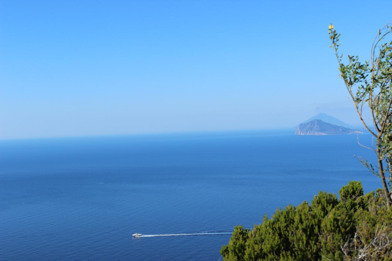 Villa A Lipari Bagian luar foto